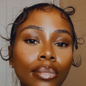 Meet your Posher, Rashia